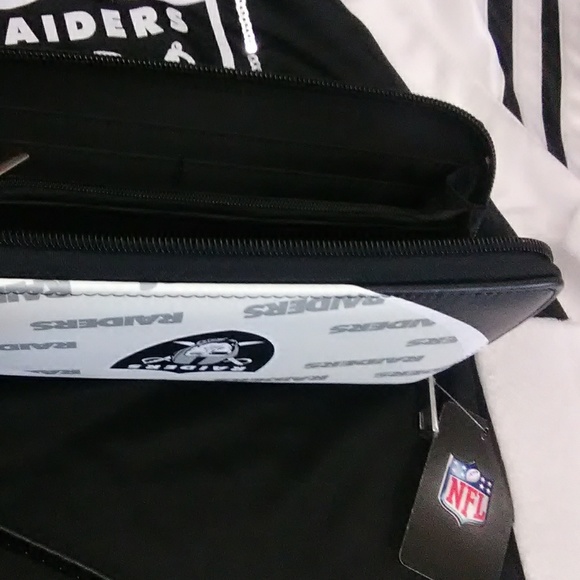 New Oakland raiders womens wallet - Picture 3 of 3